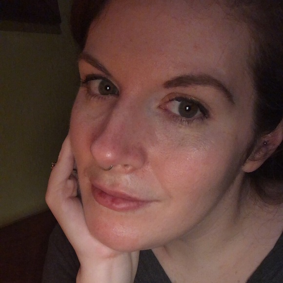 Meet your Posher, Christina - Picture 1 of 1